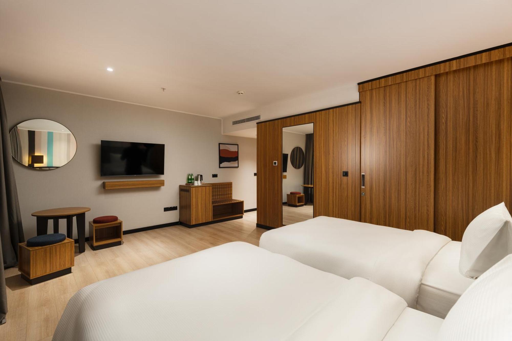 Ramada Encore By Wyndham Ташкент Экстерьер фото