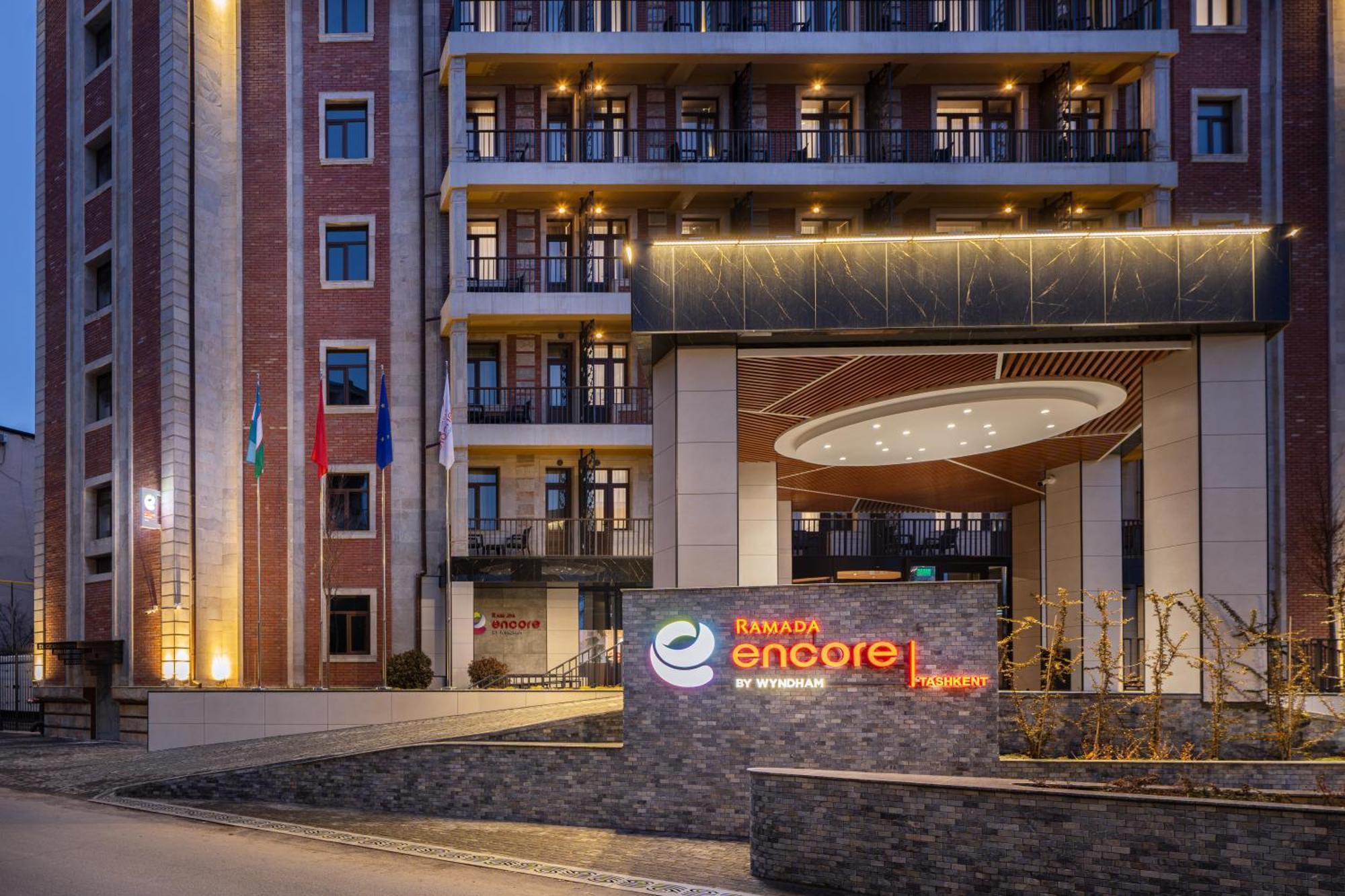 Ramada Encore By Wyndham Ташкент Экстерьер фото